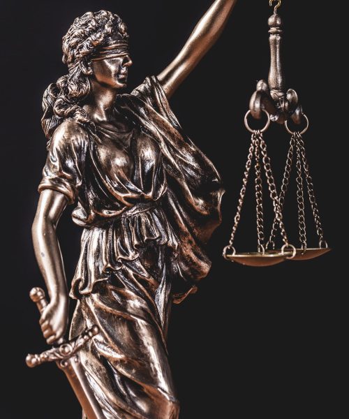 themis-statue-holding-a-scale-Q8JZGEY-min